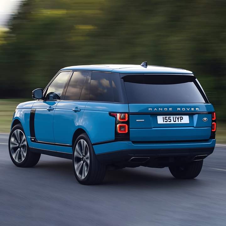 Land Rover célèbre les 50 ans du Range Rover avec une