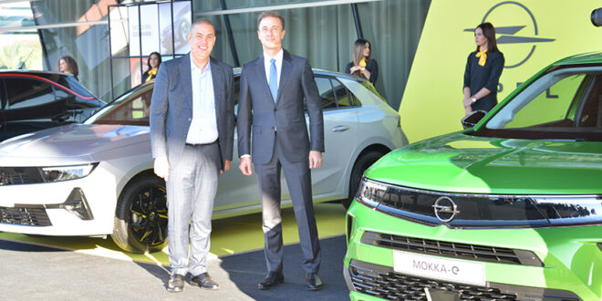 Nassim Benguergoura, patron Opel Algérie, avec Florian Huettl, CEO Opel/Vauxhall